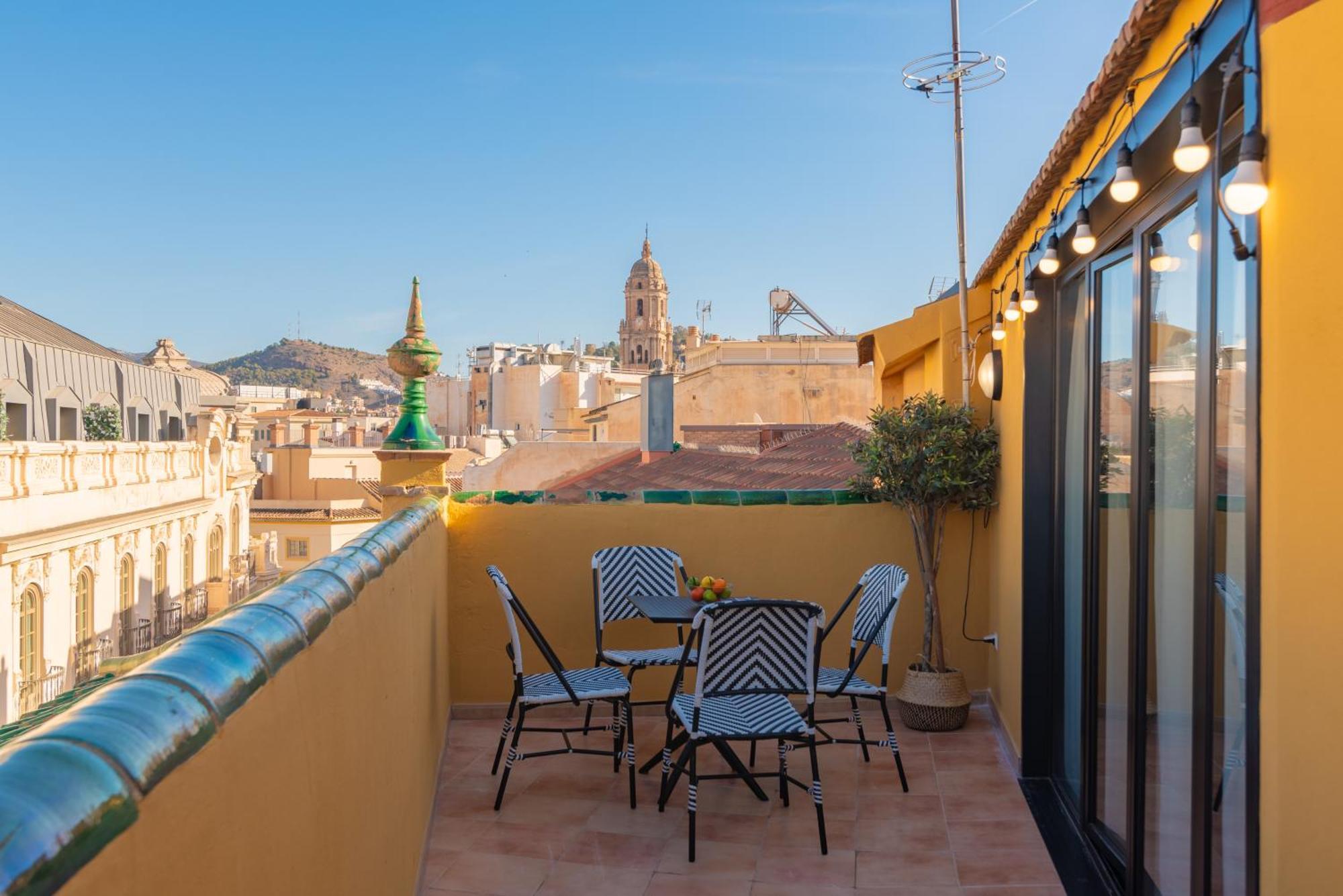 Feelathome Atarazanas Apartments Малага Экстерьер фото