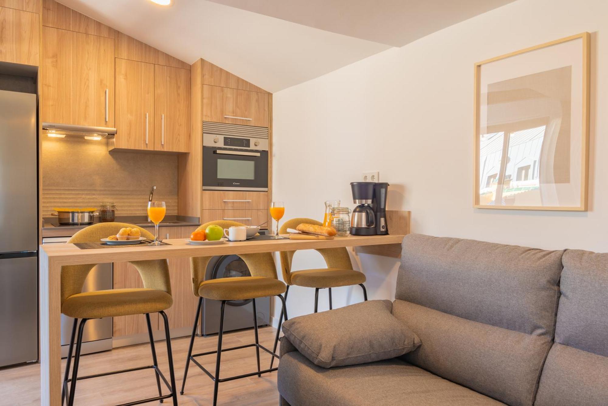 Feelathome Atarazanas Apartments Малага Экстерьер фото