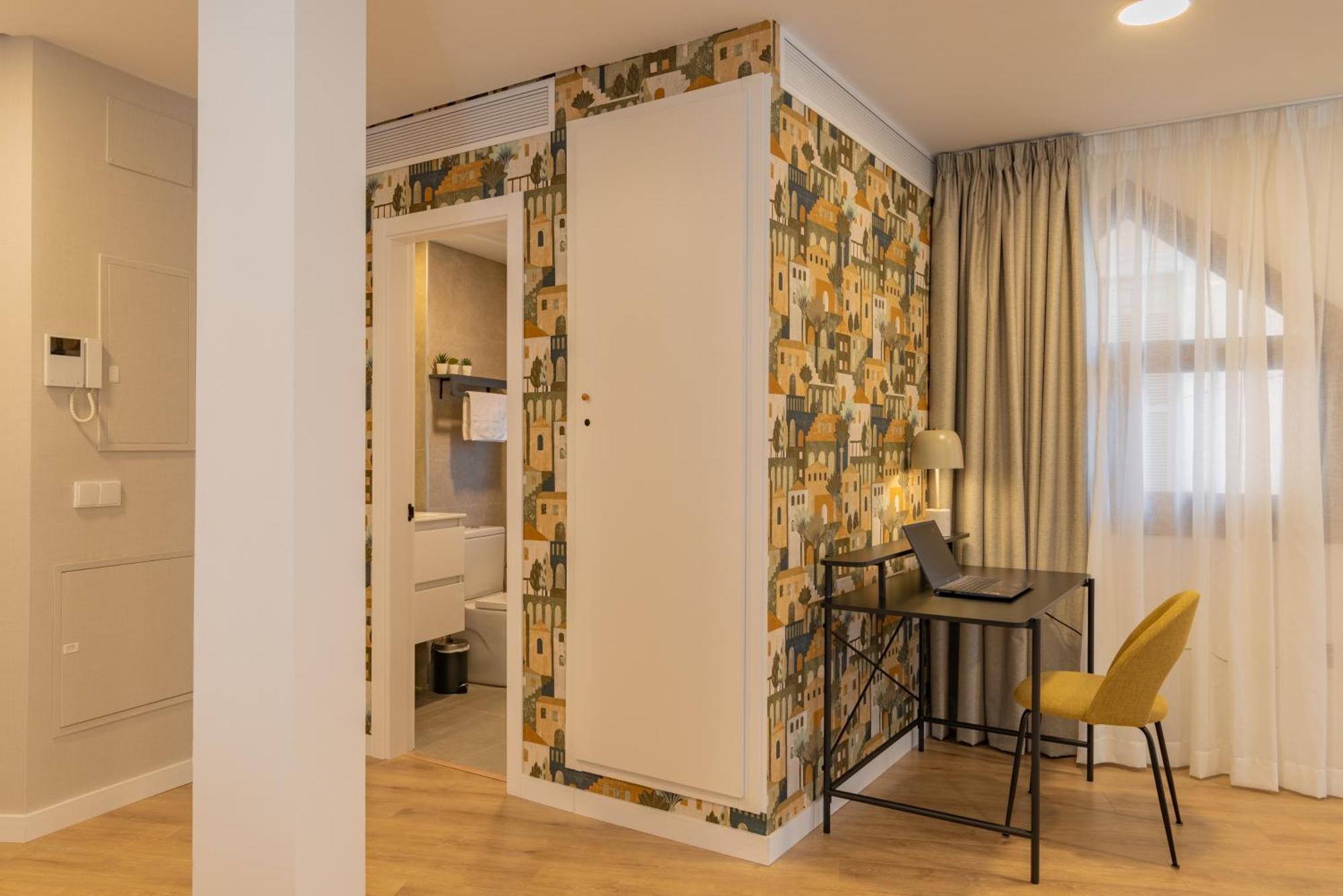 Feelathome Atarazanas Apartments Малага Экстерьер фото