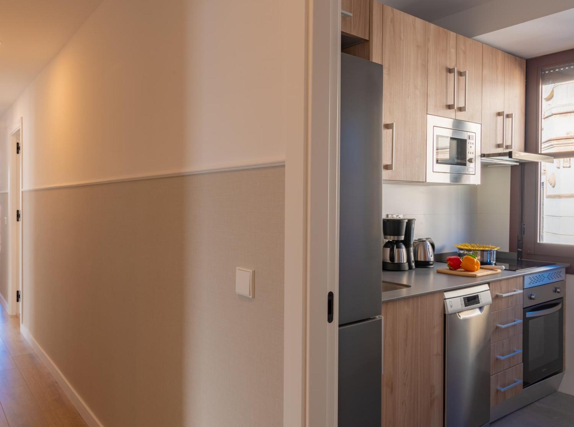 Feelathome Atarazanas Apartments Малага Экстерьер фото